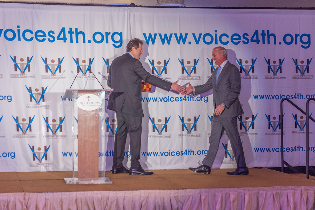 Jack Britvan, Voices' founder welcoming Assemblyman Steve Stern, Good Guy Award Winner